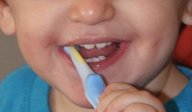 Düzgün kalıcı dişlerin sırrı düzgün bakılan süt dişleri