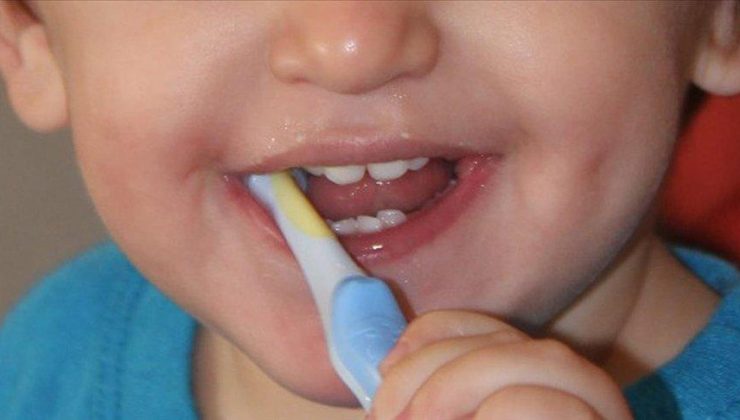 Düzgün kalıcı dişlerin sırrı düzgün bakılan süt dişleri