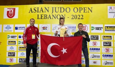 Hatice Vandemir, Asya Açık Turnuvası’nda altın madalya kazandı