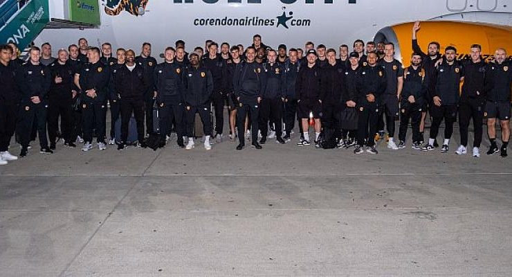 Hull City Yüzlerce Taraftarıyla Birlikte Corendon Airlines ile Antalya’ya Geldi