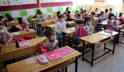 Bilim Heyeti Üyesi uyardı: Birinci 48-72 saatlik periyotta okula gönderilmemeli