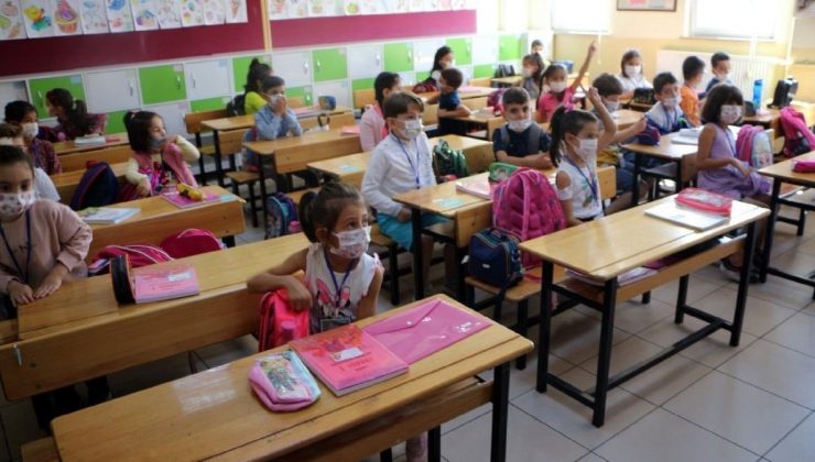 Bilim Heyeti Üyesi uyardı: Birinci 48-72 saatlik periyotta okula gönderilmemeli