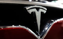 Tesla, 400 binden fazla arabasını geri çağırdı