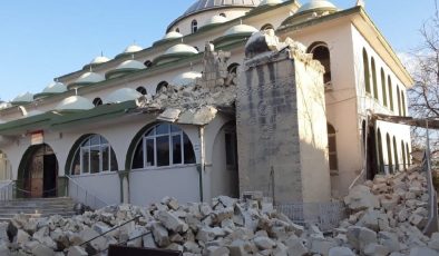 Adana’da 150 caminin hasarlı minaresi yıkılıyor