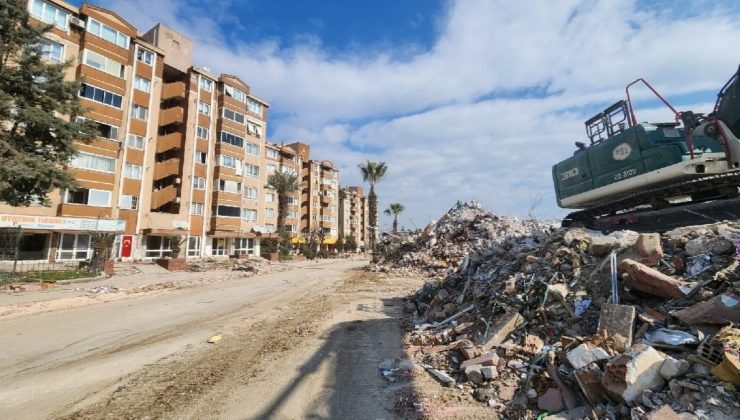 Devlet yaptırdı… 1. Kısım yerle bir oldu, 2. Kısım ayakta!