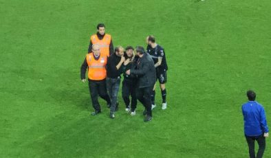Kocaelispor-Sakaryaspor maçında alana atlayan taraftar özür diledi
