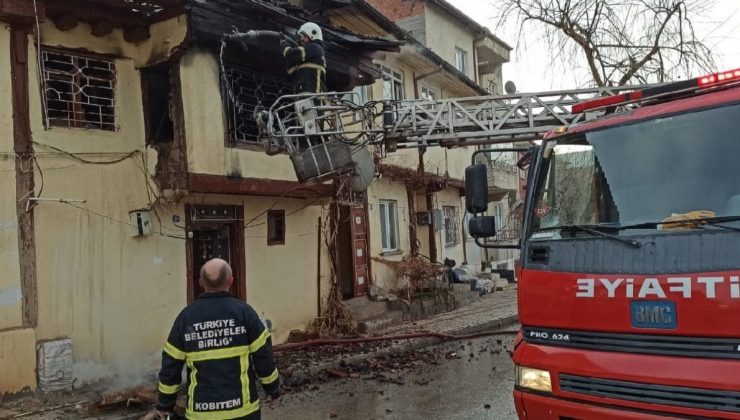 Konutu saran alevler can pazarı yaşattı: 3 meyyit 1 yaralı