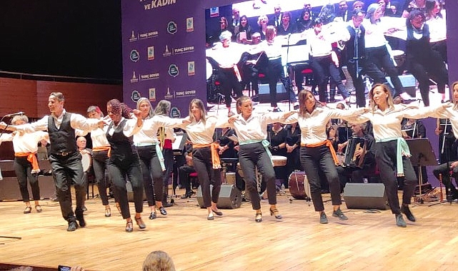 Mübadelenin 100. yılında kadın sempozyumu düzenlendi “İzmir acıyı güce dönüştüren kadınların elleri üzerinde yükseliyor"