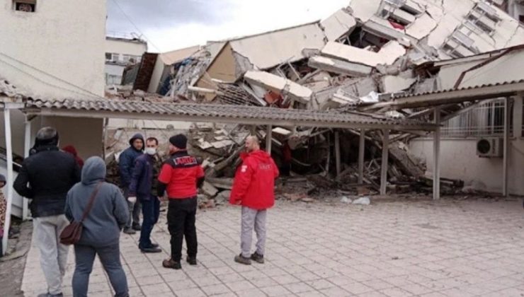 SES: Sıhhat kurumları acil denetlenmeli, sıhhat çalışanlarına takviye olunmalı