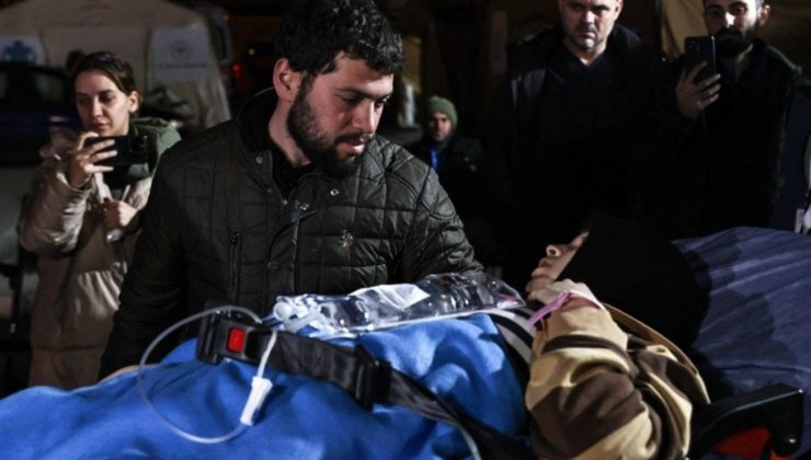 Zelzelede kötüleşen gebe bayan sahra hastanesinde doğum yaptı
