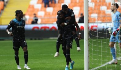 Adana Demirspor Antalyaspor’u iki golle geçti