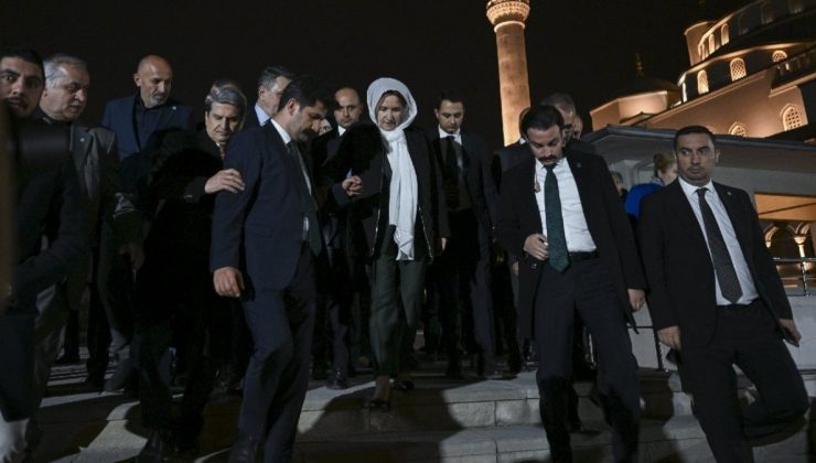 Akşener sarsıntılarda hayatını kaybedenler için mevlit okuttu