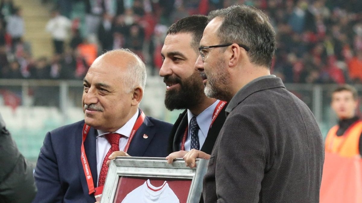 Arda Turan’dan Hırvatistan maçı yorumu: Maçın başında çok gol kaçırdık! Atsaydık farklı olurdu