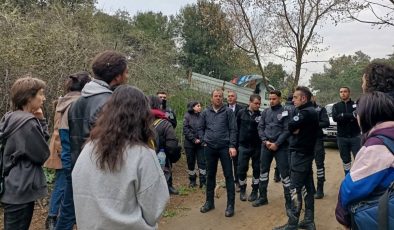 Boğaziçi barınağındaki köpekler polis eşliğinde taşınıyor, gönüllüler gözaltında