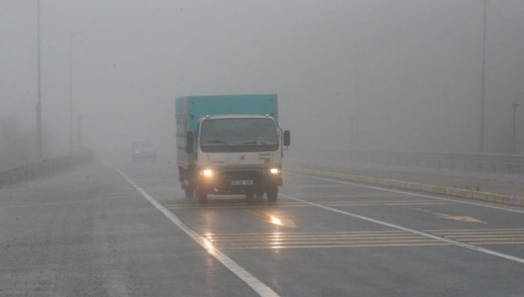 Bolu Dağı’nda sis ve sağanak kendini gösterdi