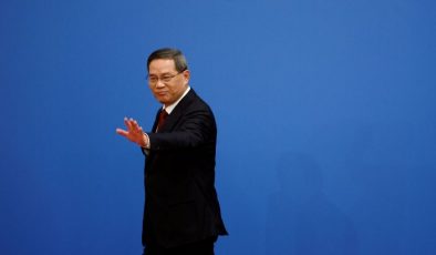 Çin’in yeni Başbakanı Li’den dışa açılma ve özel bölüme dayanak iletisi