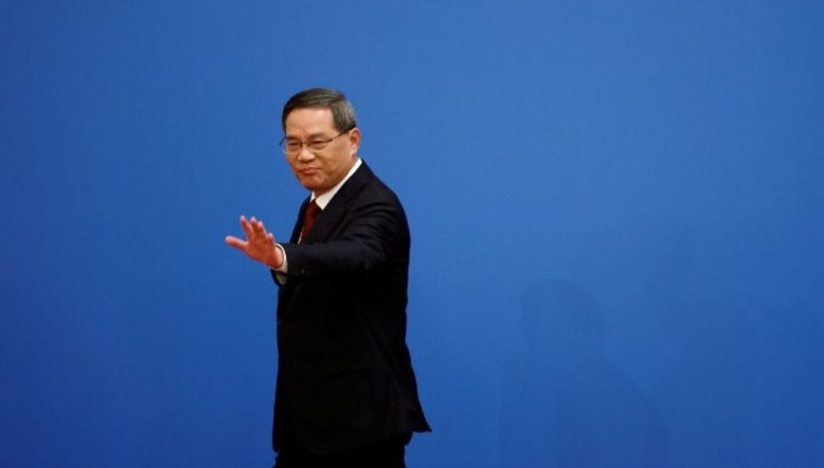 Çin’in yeni Başbakanı Li’den dışa açılma ve özel bölüme dayanak iletisi
