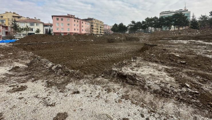 Depremzedeler terlik bulamıyor, bakanlık millet bahçesi yapıyor