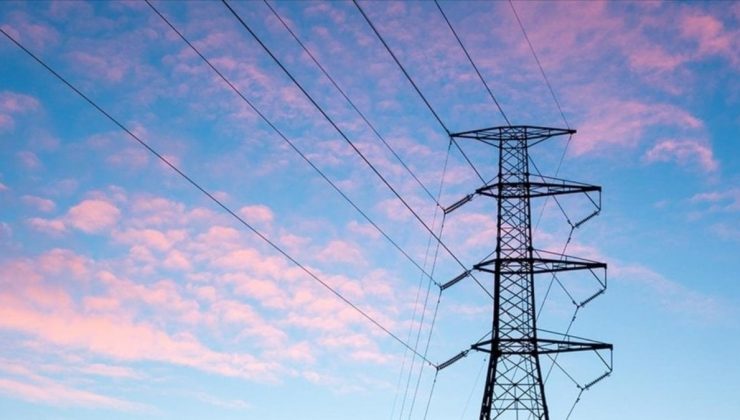 Elektrikte gün öncesi ve dengeleme güç piyasasında azami fiyat düşürüldü