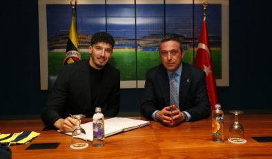 Fenerbahçe Lideri Ali Koç, Altay Bayındır’ın imza merasiminde konuştu