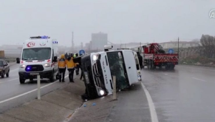 İki kentte servis kazası, çok sayıda yaralı var