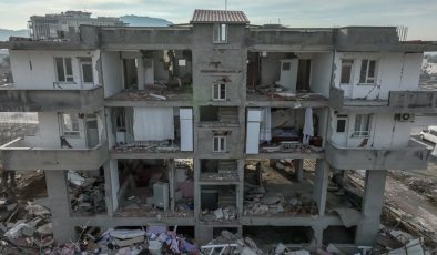 Sarsıntı bölgesinde yıkılan binalarla ilgili 218 tutuklama