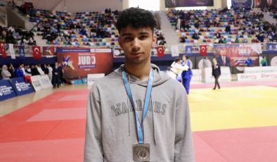 Sarsıntıdan kurtulup mindere çıkan genç judocu ulusal kadroya seçildi