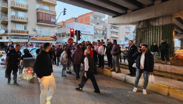 Trafikte eşkıya terörü: Baba ve oğlunu vurdu, etrafına saldırdı