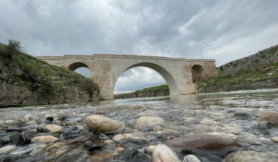 Adıyaman’daki tarihi Kızılin Köprüsü zelzeleleri hasarsız atlattı