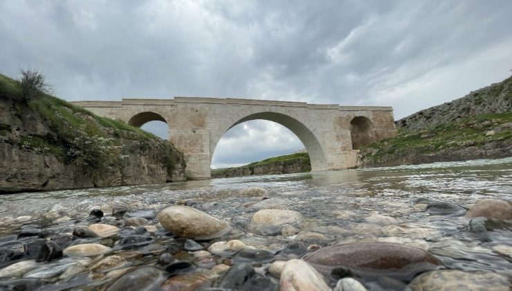 Adıyaman’daki tarihi Kızılin Köprüsü zelzeleleri hasarsız atlattı