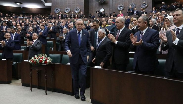 AKP, seçim kampanyasında kullanacağı dizaynları belirledi