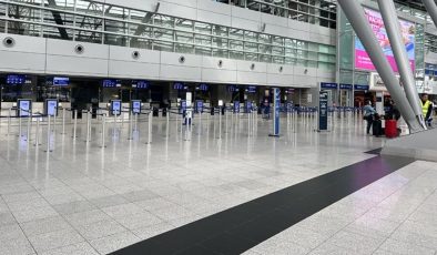 Almanya’daki havalimanı grevi 100 binden fazla yolcuyu etkiliyor