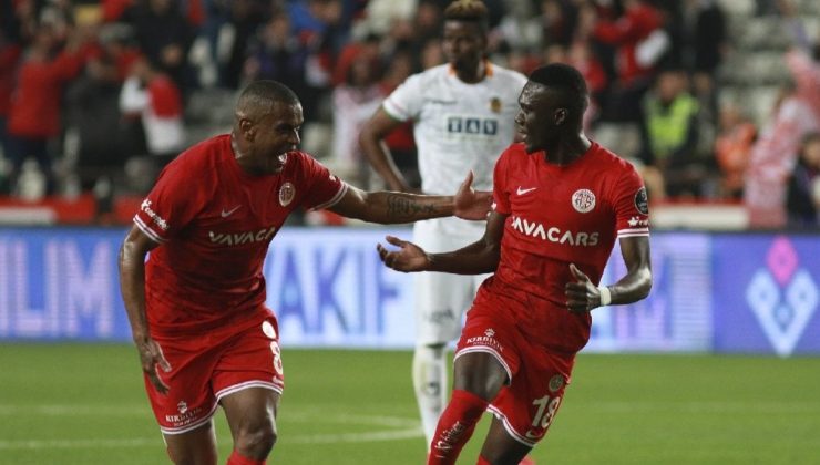 Antalyaspor, Alanyaspor’u geriden gelip mağlup etti: 3-1