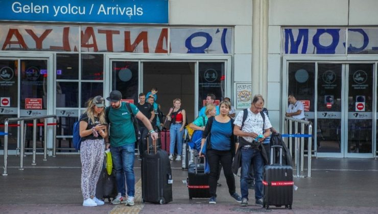 Antalya’ya 3 ayda 797 bin 920 turist geldi