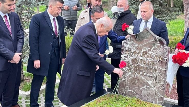 Bahçeli: Milletimiz umutla geleceğe bakıyor