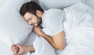 Bilim insanları uyku konusunda uyardı… Çok fazla uyumak da ziyanlı