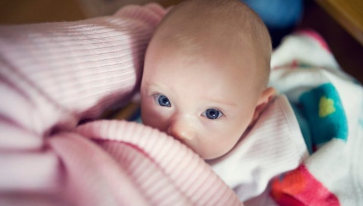 Birinci altı hafta emzirmek bebeğin ileride davranış problemleri yaşamasını önlüyor