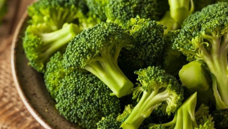 Brokolinin yararları ve yemek tanımları