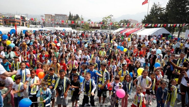 Fenerbahçe gönüllüleri, 23 Nisan’da Hataylı depremzede çocuklarla buluştu