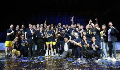 FIBA Bayanlar Avrupa Ligi şampiyonu Fenerbahçe, kupasını aldı