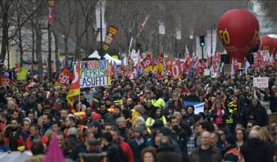 Fransa emeklilik maddesine karşı bugün de grevde