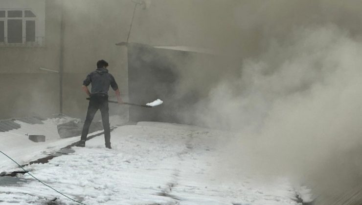 Halk pazarında yangın: Çok sayıda iş yeri yanıyor