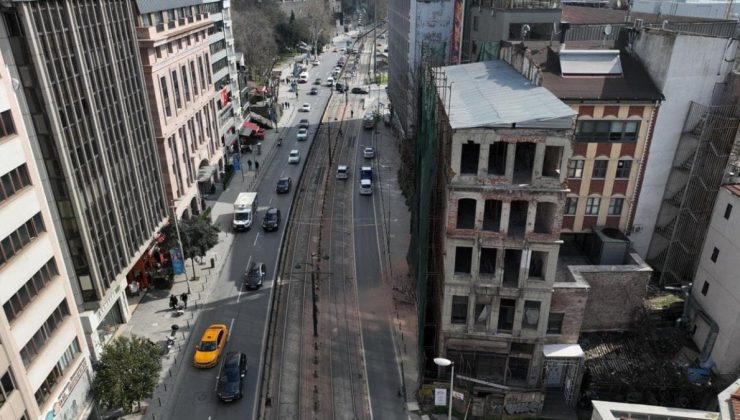 İBB’den Beyoğlu’ndaki metruk binayla ilgili ‘acil’ ikaz