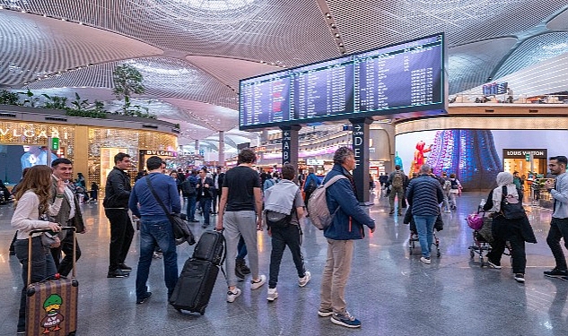 İGA İstanbul Havalimanı'nda   Bayram Mesaisi:  5 bin 601 uçuş, 824 bin yolcu