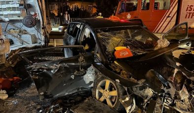 İstanbul’da makas atarken kaza yaptı: 1 meyyit, 3 yaralı