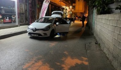 İzmir’de arabaya silahlı taarruz: 1 meyyit
