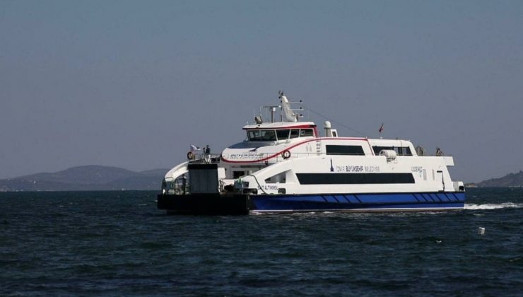 İzmir’de vapur seferleri iptal edildi