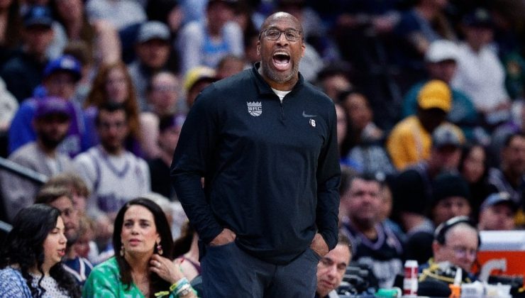 NBA’de yılın en yeterlisi Mike Brown