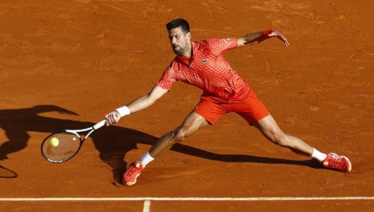 Novak Djokovic galibiyetle döndü