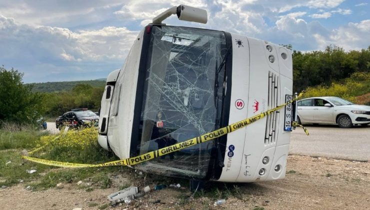 Öğrenci servisi TIR’la çarpıştı: 23 yaralı